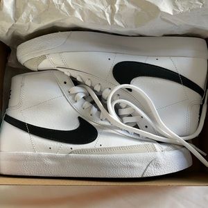 Nike Blazer Mid ‘77 Sneakers